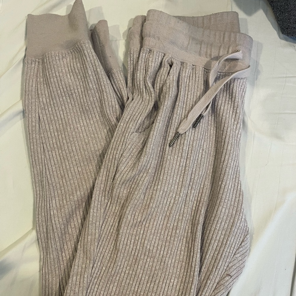 Zyia Ribbed Joggers